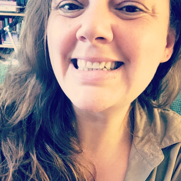 Experienced seller- new to Poshmark. - Picture 5 of 7